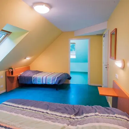 Grande Maison Conviviale A Avec Jardin Et Cheminee *