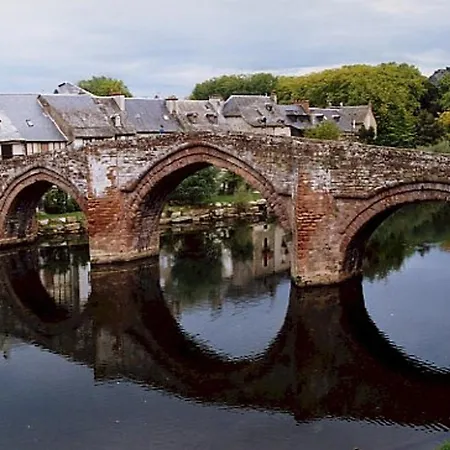 Grande Maison Conviviale A Avec Jardin Et Cheminee *