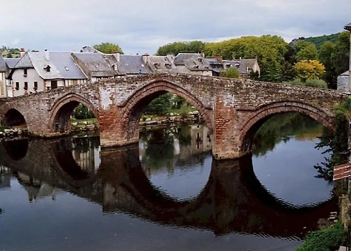 Grande Maison Conviviale A Avec Jardin Et Cheminee *