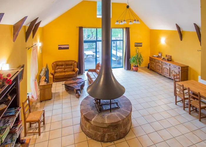 Grande Maison Conviviale A Avec Jardin Et Cheminee *